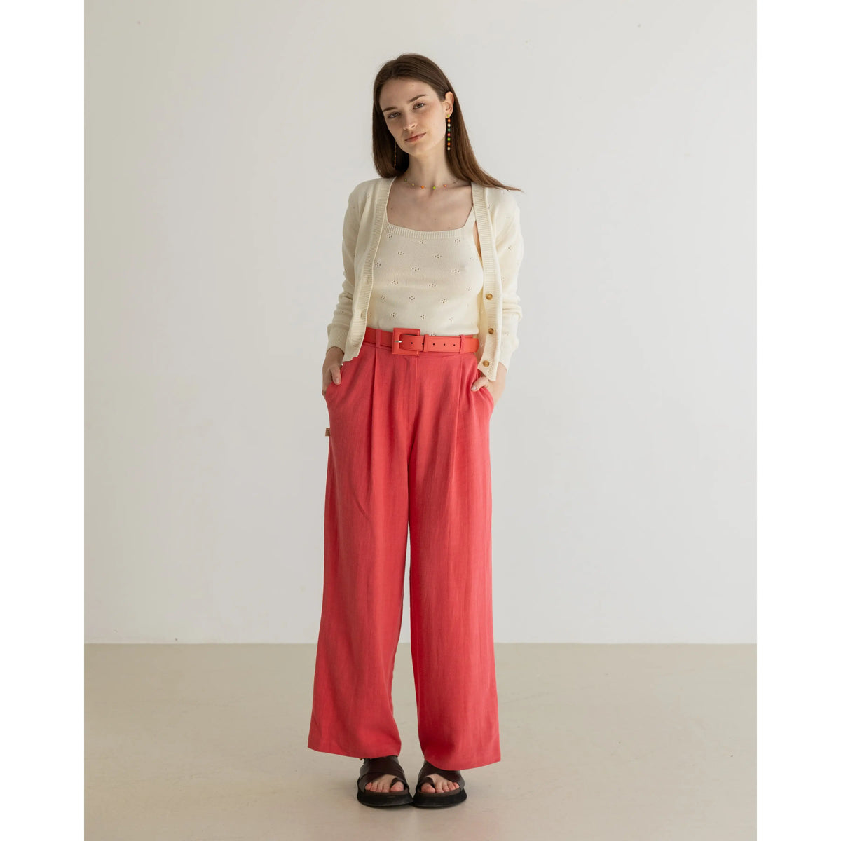 Estilo Minimalista: Los Mejores Outfits y Consejos