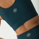 Blaues Sporttop