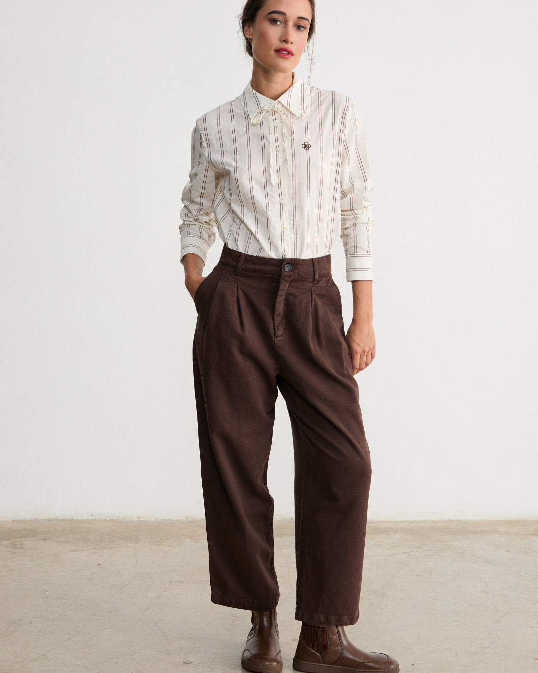 Hose Laia Braun